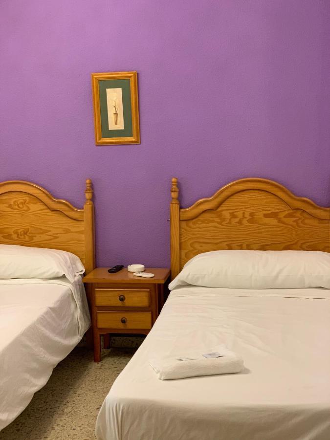 Hostal Sesena Bagian luar foto