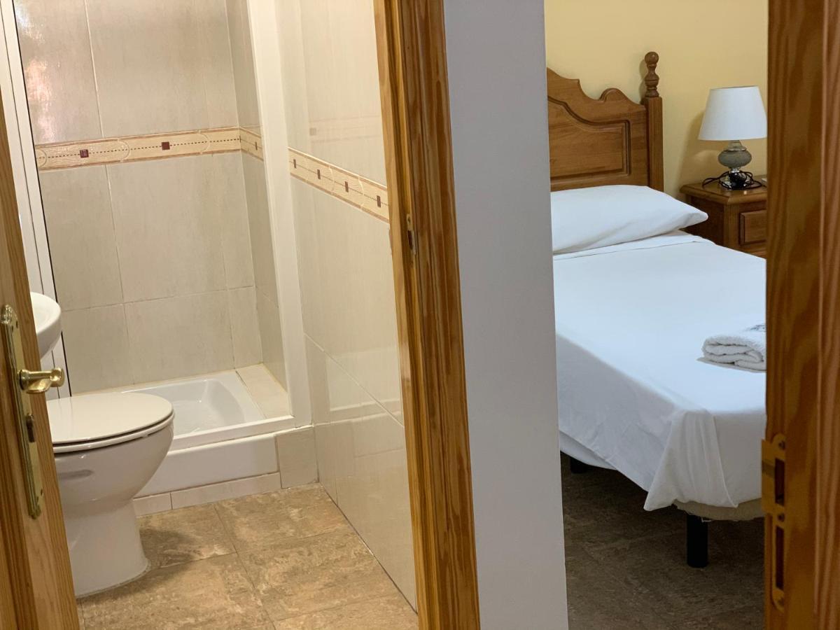 Hostal Sesena Bagian luar foto