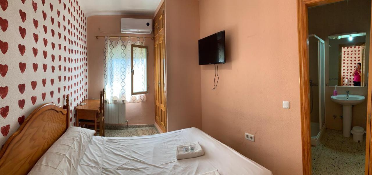 Hostal Sesena Bagian luar foto