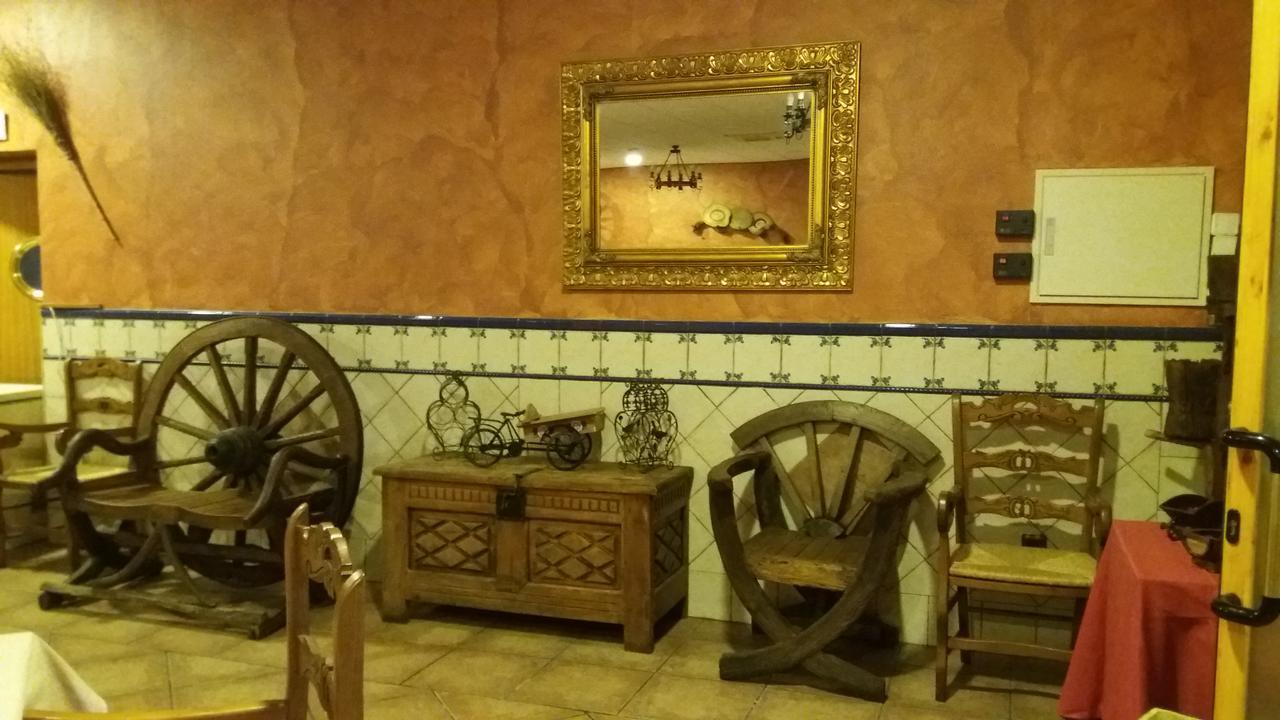 Hostal Sesena Bagian luar foto