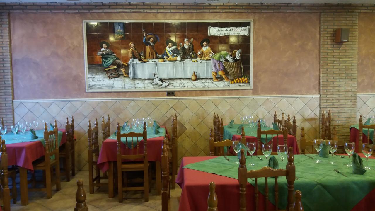 Hostal Sesena Bagian luar foto