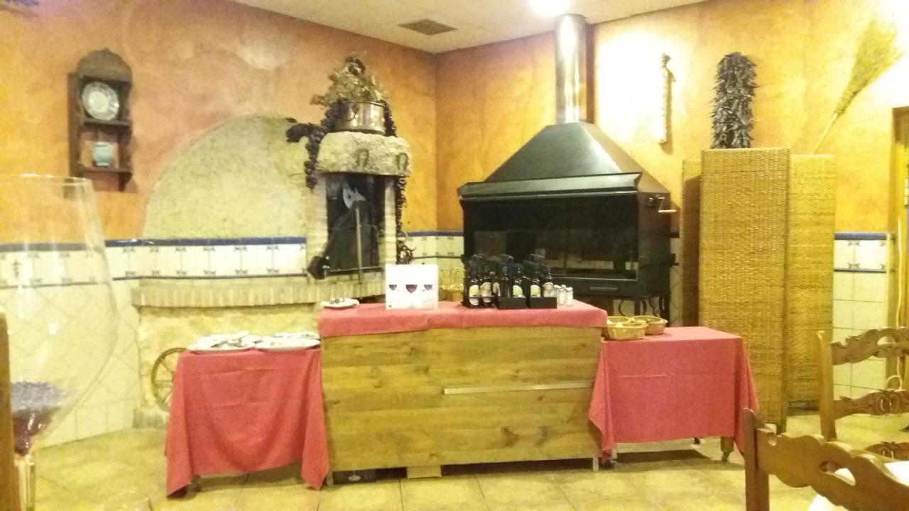 Hostal Sesena Bagian luar foto
