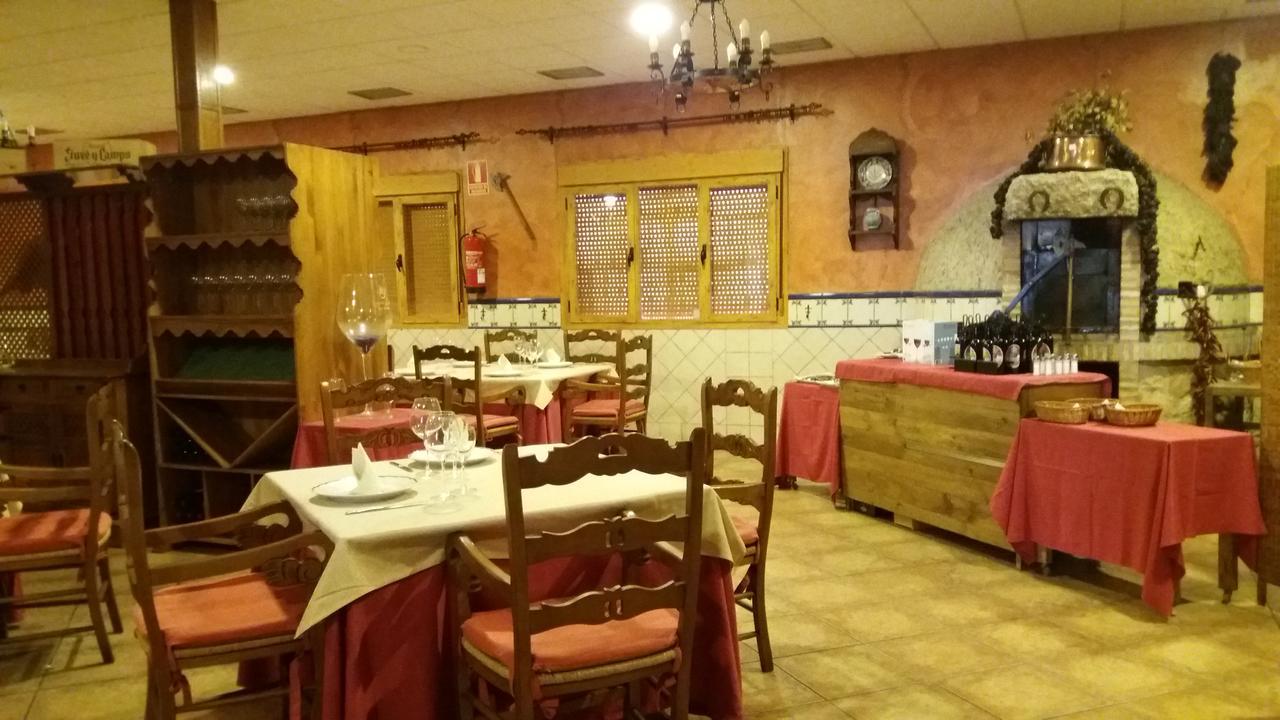 Hostal Sesena Bagian luar foto