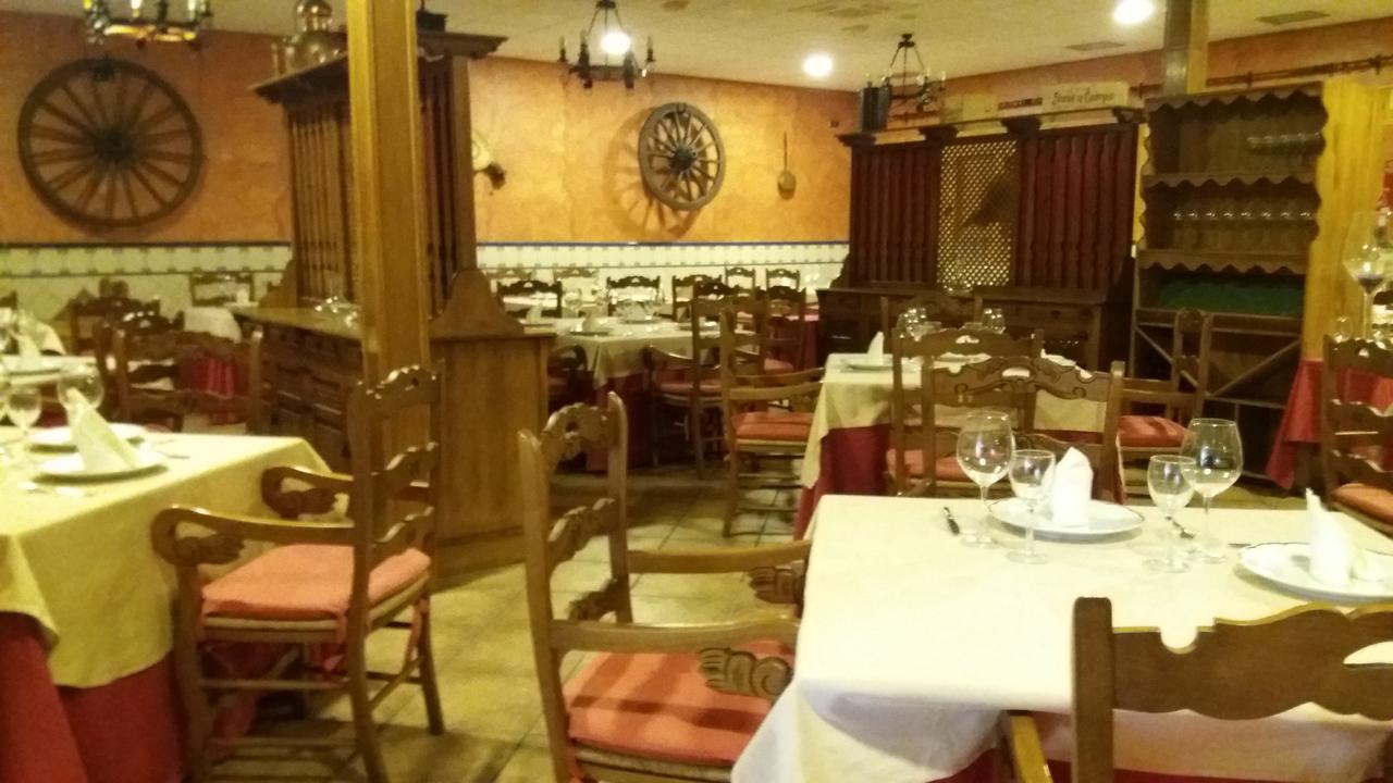 Hostal Sesena Bagian luar foto