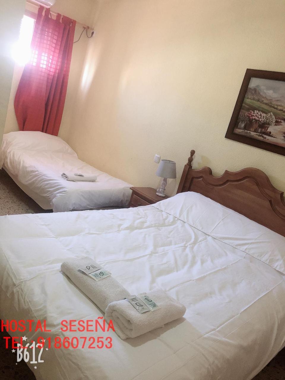 Hostal Sesena Bagian luar foto